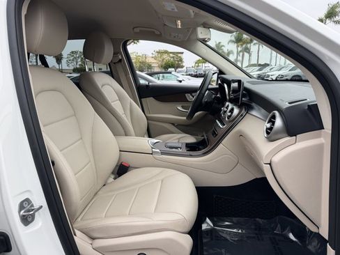 Used 2020 Mercedes-Benz GLC 300 image 6