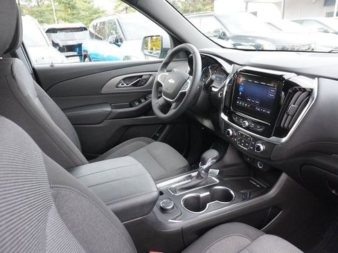 Used 2023 Chevrolet Traverse LT w/ LPO, Floor Liner Package image 32