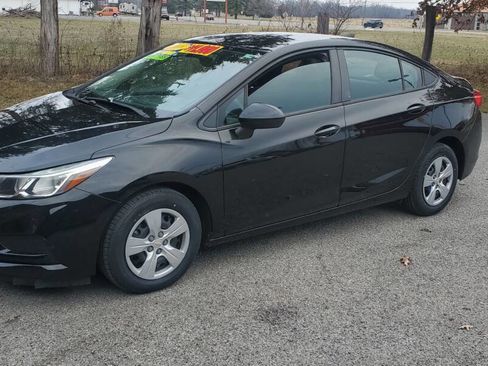 Used 2018 Chevrolet Cruze LS image 1