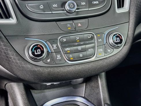 Used 2025 Chevrolet Malibu LT FWD image 17