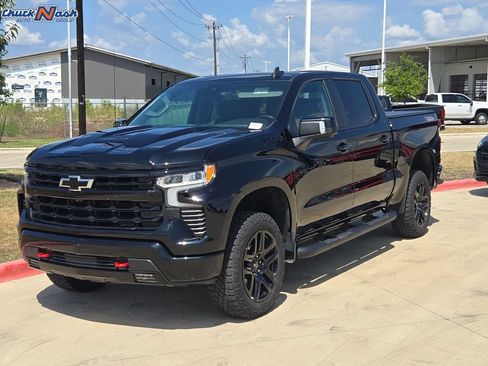 Used 2023 Chevrolet Silverado 1500 LT Trail Boss w/ LT Trail Boss Premium Package AWD/4WD image 3