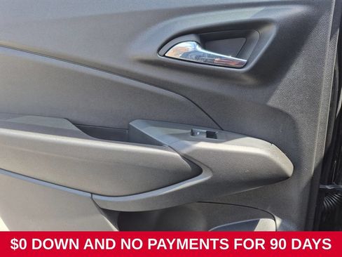 Used 2025 Chevrolet Trax LT w/ LT Convenience Package FWD image 23