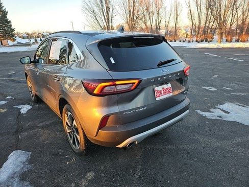 Used 2023 Ford Escape Platinum image 3