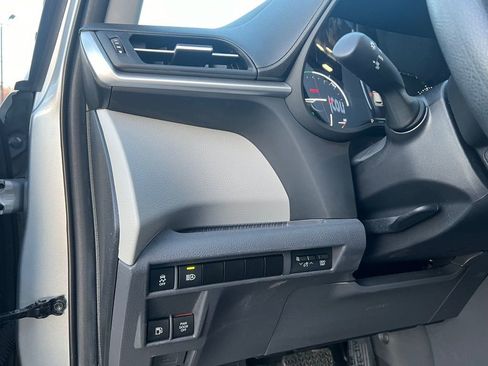 Used 2024 Toyota Sienna LE image 11