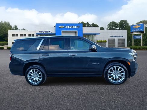 Used 2022 Chevrolet Tahoe High Country w/ Premium Package image 3