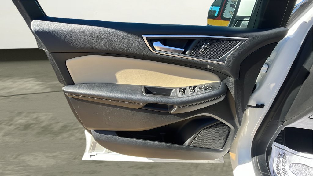 Used 2022 Ford Edge SEL w/ Convenience Package AWD/4WD image 16