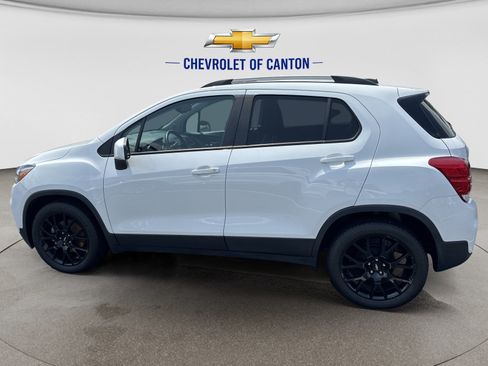 Used 2022 Chevrolet Trax LT w/ Sport Edition FWD image 6