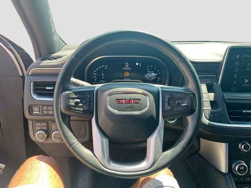 Used 2023 GMC Yukon XL SLT w/ SLT Premium Package AWD/4WD image 11