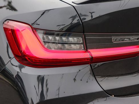 Used 2022 BMW M3 Competition w/ Executive Package image 10