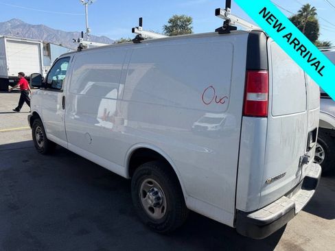 Used 2023 Chevrolet Express 2500 w/ Driver Convenience Package RWD image 4