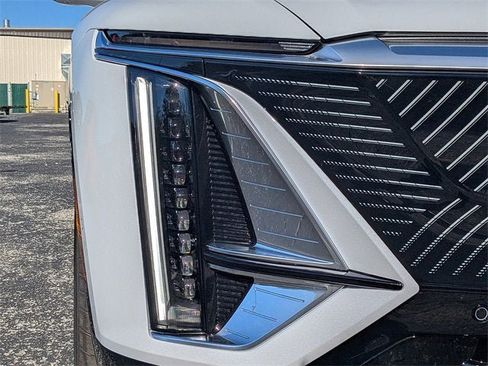 New 2026 Cadillac Lyriq Luxury image 9