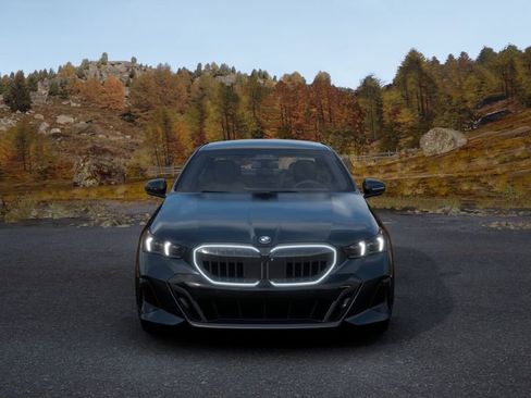 New 2026 BMW 550e xDrive AWD/4WD image 29