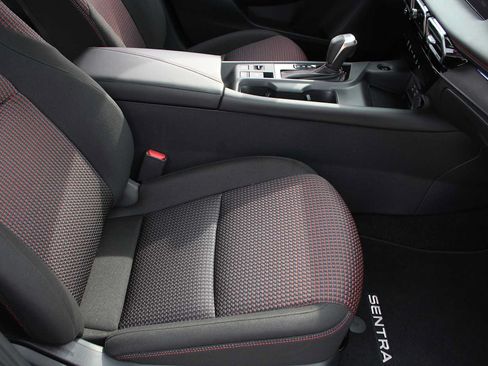 Used 2026 Nissan Sentra SR w/ Floor Mat Package FWD image 17