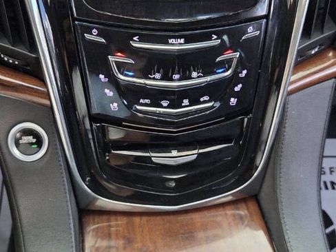 Used 2016 Cadillac Escalade ESV Luxury image 24