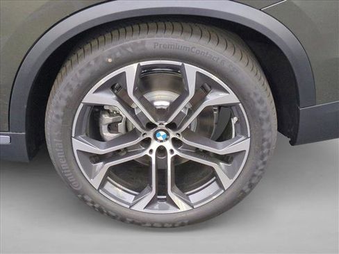 New 2026 BMW X5 xDrive50e w/ Executive Package image 10