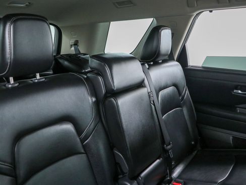 Used 2024 Nissan Pathfinder SL FWD image 28