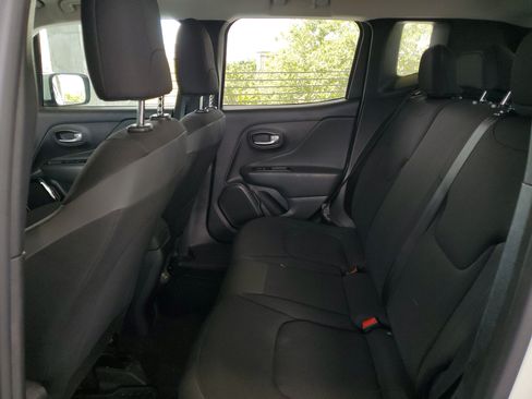Certified 2020 Jeep Renegade Altitude AWD/4WD image 9