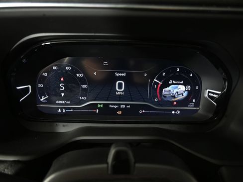 Used 2023 GMC Yukon Denali w/ Advanced Technology Package AWD/4WD image 25