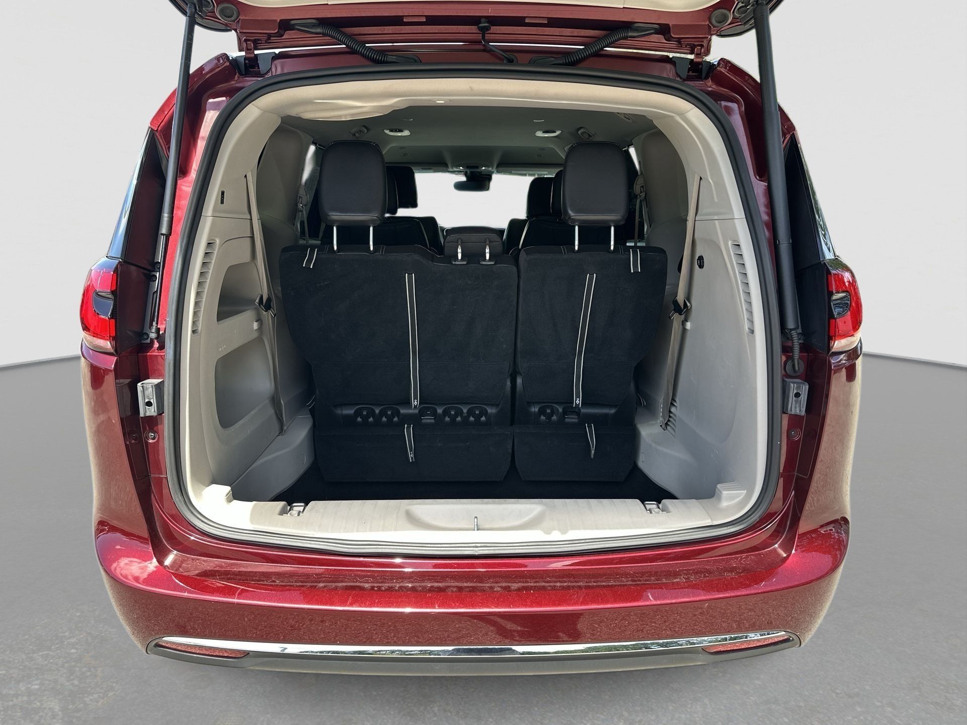 Used 2022 Chrysler Pacifica Touring-L AWD/4WD image 25