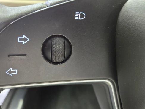 Used 2022 Tesla Model S image 15