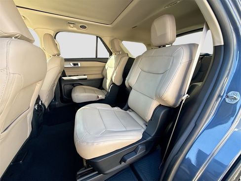 Used 2021 Ford Explorer Limited w/ Equipment Group 301A image 27