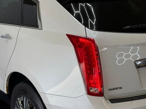 Used 2016 Cadillac SRX Luxury FWD image 9