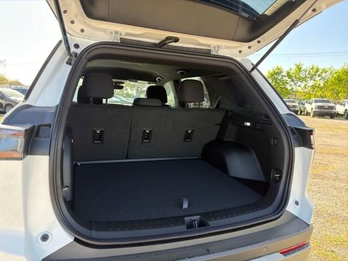 New 2026 Chevrolet Equinox LT w/ Safety and Technology Package FWD image 12