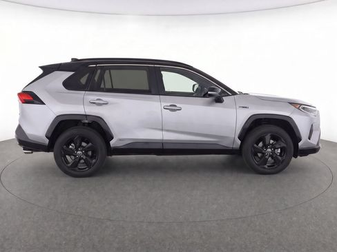 Used 2019 Toyota RAV4 XSE w/ XSE Weather Package AWD/4WD image 11