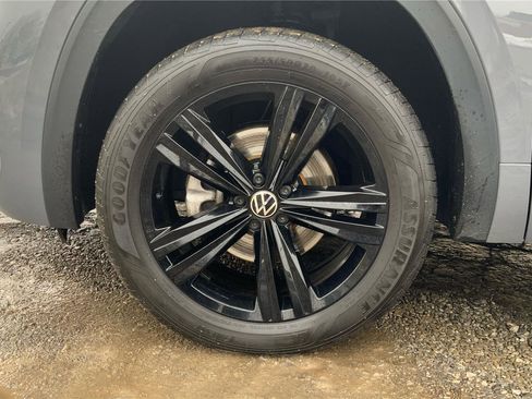 Used 2023 Volkswagen Atlas Cross Sport SEL AWD/4WD image 31
