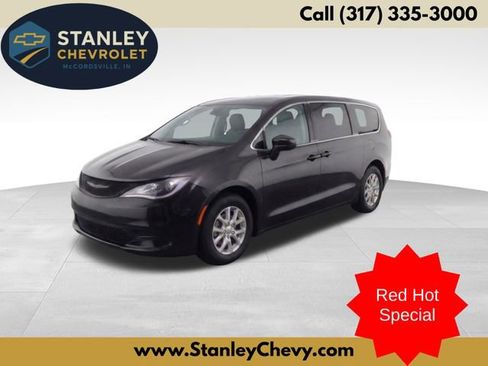 Used 2023 Chrysler Voyager LX FWD image 1