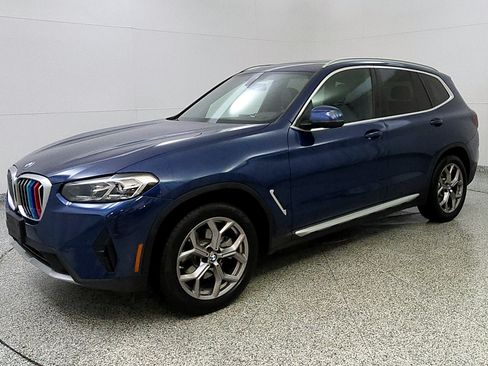 Used 2022 BMW X3 xDrive30i w/ Convenience Package AWD/4WD image 3