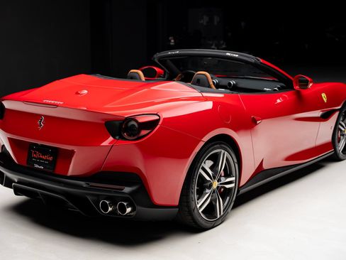 Used 2019 Ferrari Portofino RWD image 37