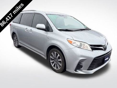 Used 2020 Toyota Sienna LE AWD/4WD image 2