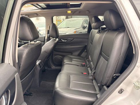Used 2019 Nissan Rogue SL w/ Premium Package AWD/4WD image 9