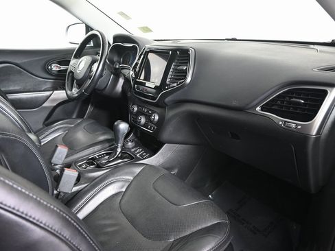 Used 2020 Jeep Cherokee Limited image 15