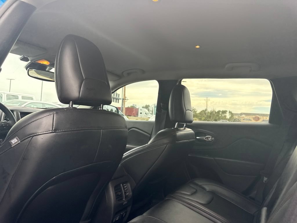 Used 2022 Jeep Cherokee Trailhawk w/ Trailer Tow Group AWD/4WD image 49
