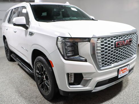 Used 2023 GMC Yukon Denali AWD/4WD image 5