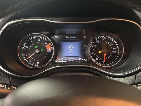 Used 2019 Jeep Cherokee Limited image 21