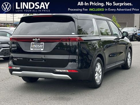 Used 2022 Kia Carnival LX FWD image 7