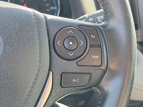 Used 2018 Toyota RAV4 Limited image 32