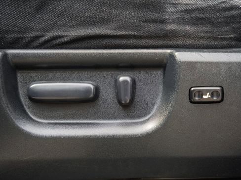 Used 2010 Toyota Tundra 4x4 CrewMax image 43