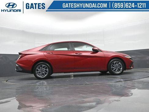 Certified 2024 Hyundai Elantra SEL FWD image 39