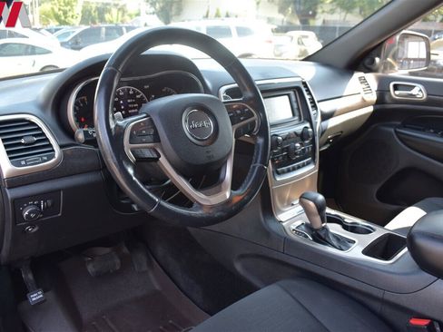 Used 2016 Jeep Grand Cherokee Laredo w/ Quick Order Package 23E image 3