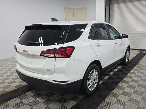 Used 2023 Chevrolet Equinox LS w/ LS Convenience Package AWD/4WD image 2
