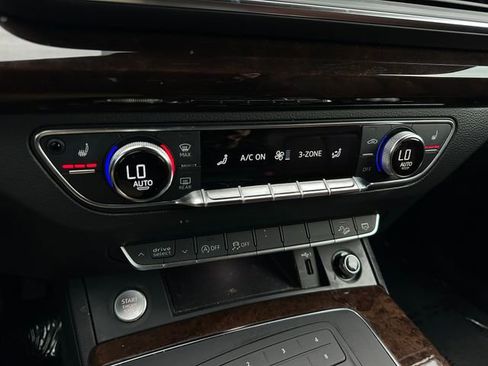 Used 2019 Audi Q5 2.0T Premium w/ Convenience Package AWD/4WD image 26