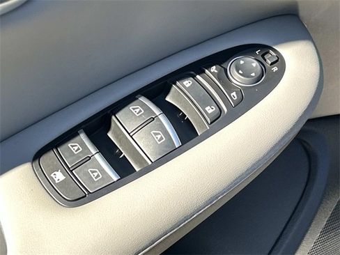 Used 2025 INFINITI QX50 Luxe image 19