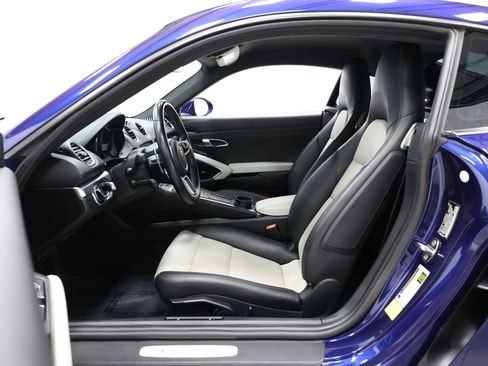 Used 2021 Porsche 718 Cayman RWD image 13