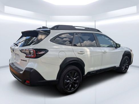 Certified 2025 Subaru Outback Onyx Edition AWD/4WD image 3