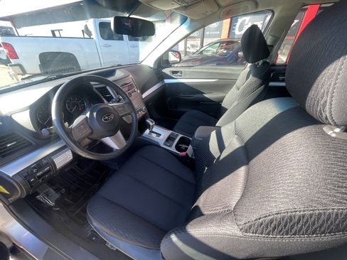 Used 2011 Subaru Outback 2.5i Premium w/ All-Weather Pkg image 11