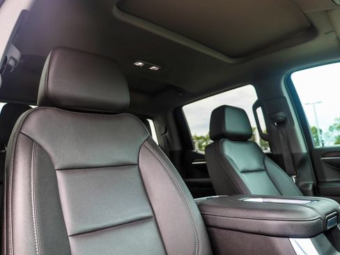 Used 2022 GMC Sierra 1500 SLT w/ SLT Premium Plus Package AWD/4WD image 17